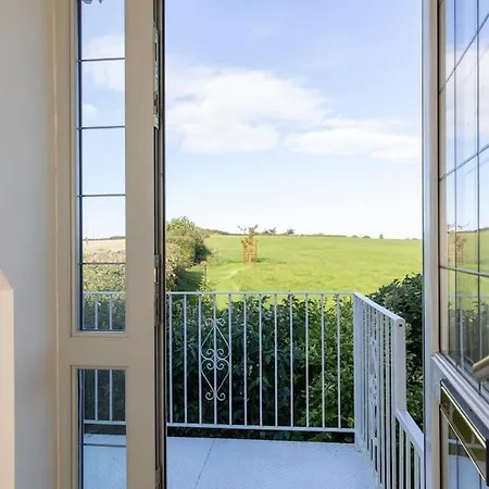 Charming Cotswold Loft Villa Cirencester Exterior photo