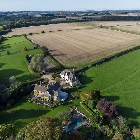 Charming Cotswold Loft Villa Cirencester Exterior photo