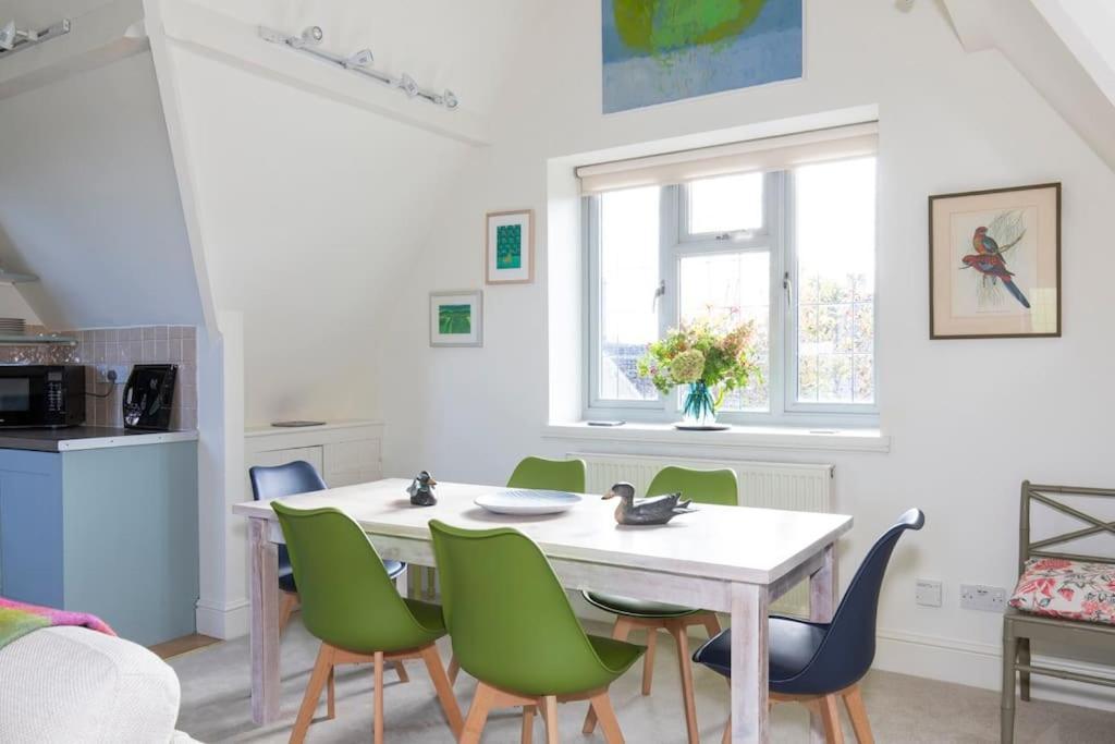 Charming Cotswold Loft * Cirencester