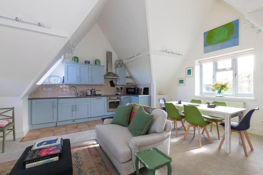 Charming Cotswold Loft *